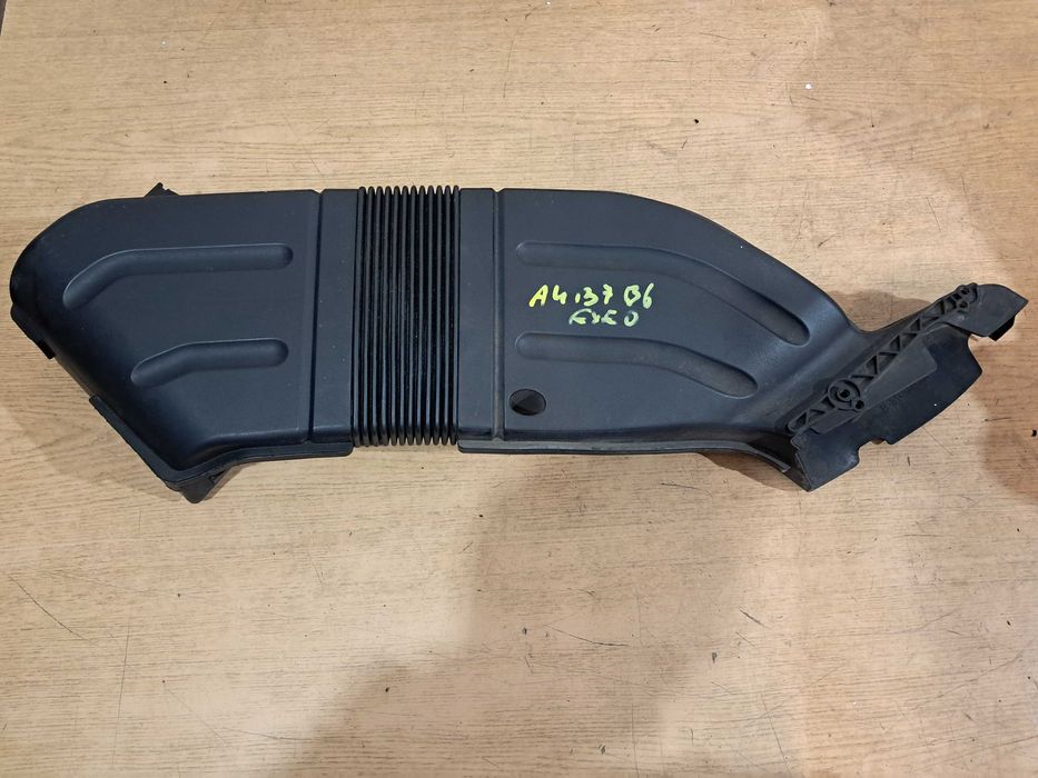 AUDI A4 B7 Seat EXEO dolot prowadnica wlot kierownica powietrza