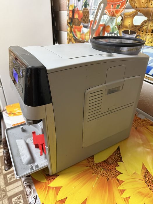 кавомашина Bosch VeroAroma 300 (модель TES60351DE/08)