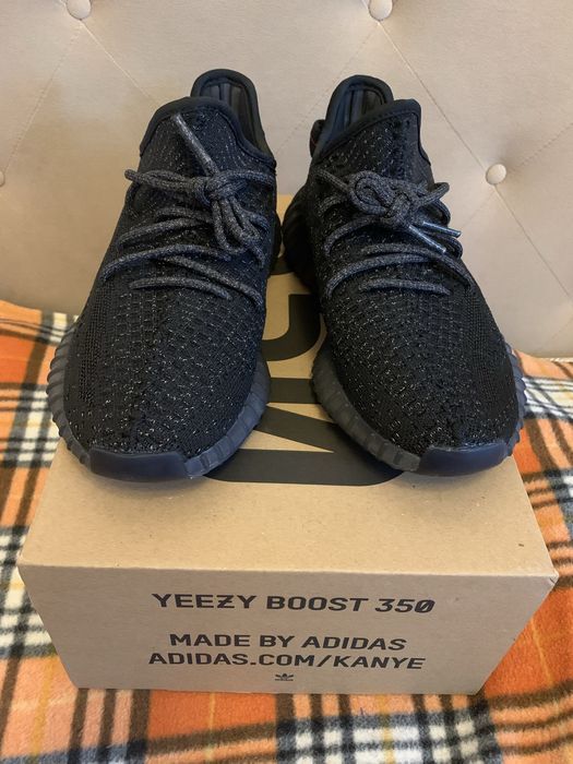Продам нові кросівки Adidas Yeezy Boost 350