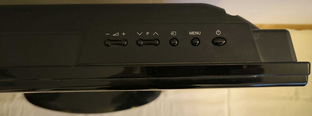 Telewizor LCD 26 cali HD Ready Sharp Aquos LC-26D44E-BK