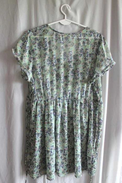 Jasnozielona tunika bluzka w kwiaty wiązana w pasie plus size M&S
