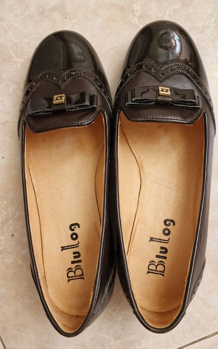 Sapatos castanhos