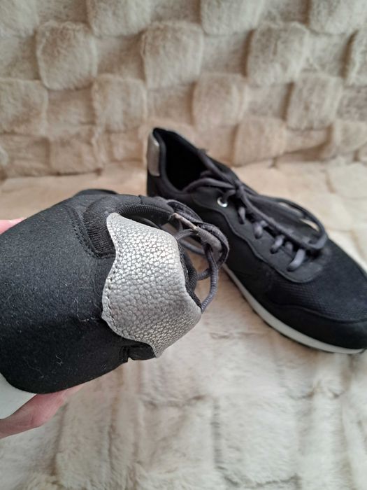 Czarne buty sportowe r. 40