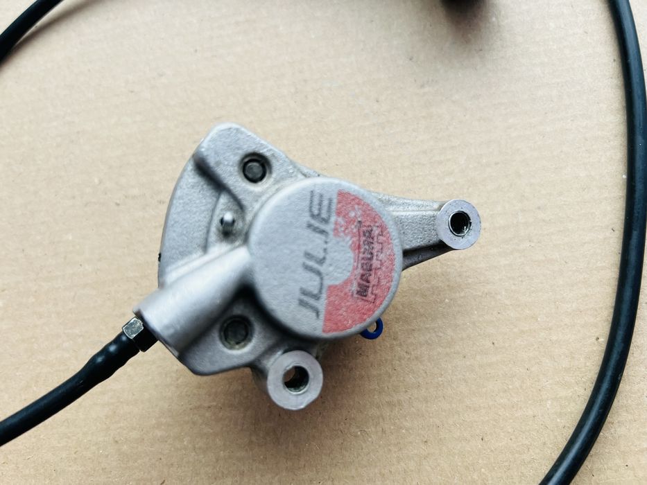 Hamulec hydrauliczny tarczowy MAGURA JULIE Klamka Prawa Zacisk tył 137