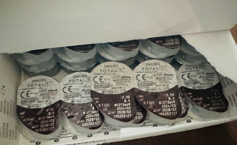 Soczewki jednodniowe Alcon Dailies Total moc -3.5
