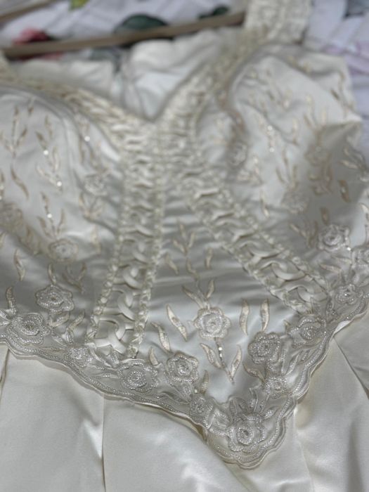 Vestido de noiva marca bem conceituada la Sposa como novo

Valor não é