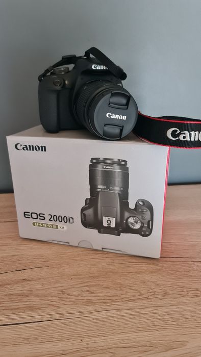 Canon 2000d + obiektyw 18-55 na gwarancji