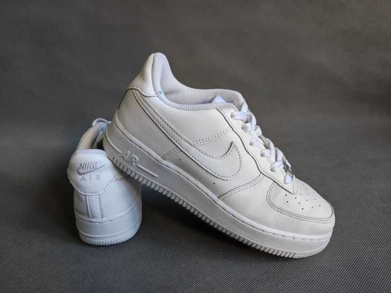 - Nike Air Force 1 LV8 - Sneakersy r. 38,5