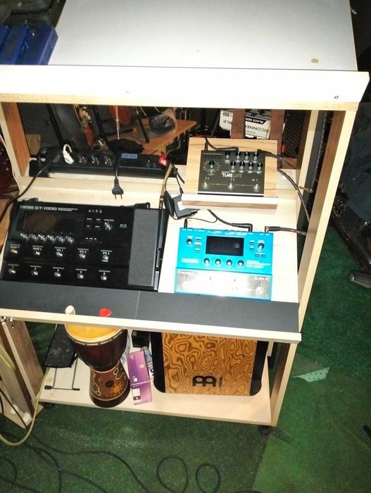 Syntezator Boss SY-300