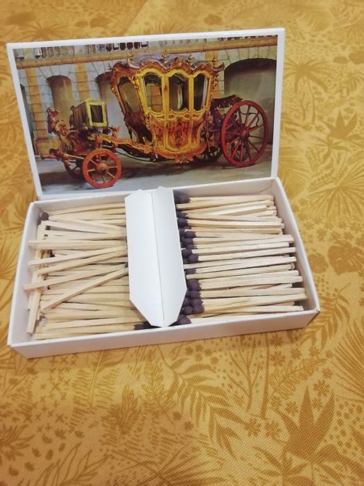 Caixas de fósforos alusivas aos coches.