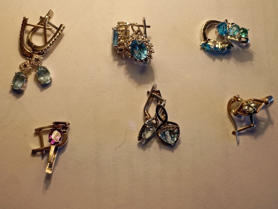 Сережки з блакитним камінням