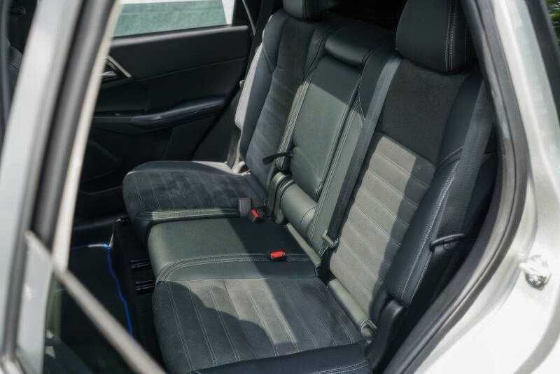 2023 Mitsubishi Outlander PHEV SE