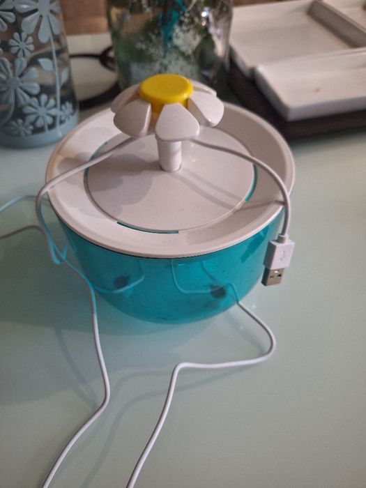 Продам фонтанчик для животных
