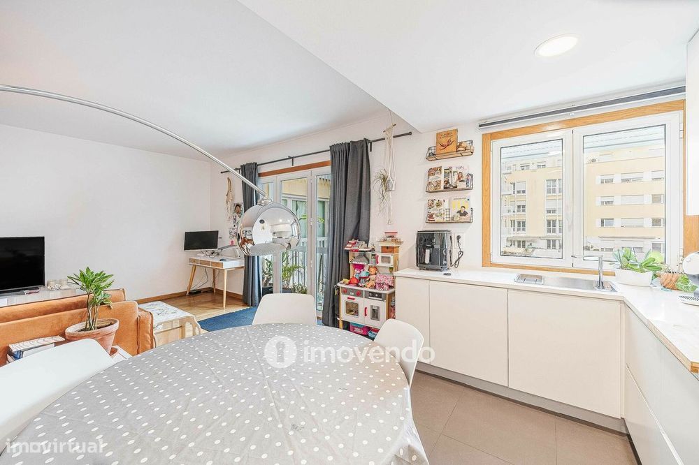 Apartamento T2 exclusivo, com estacionamento, no Parque das Nações