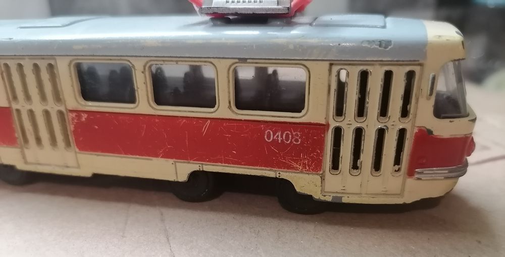 Трамвай игрушка металический