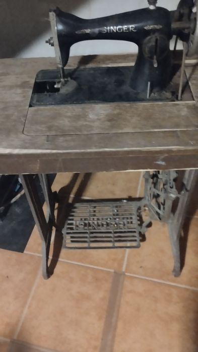 Máquina Singer muito antiga