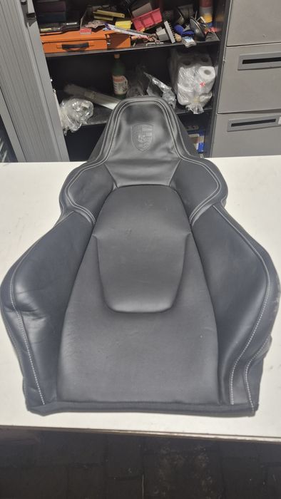 Skórzany pokrowiec na oparcie Porsche