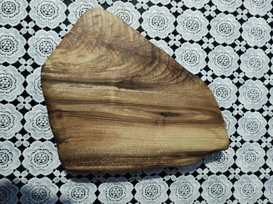Deska do krojenia serwowania z orzecha włoskiego
