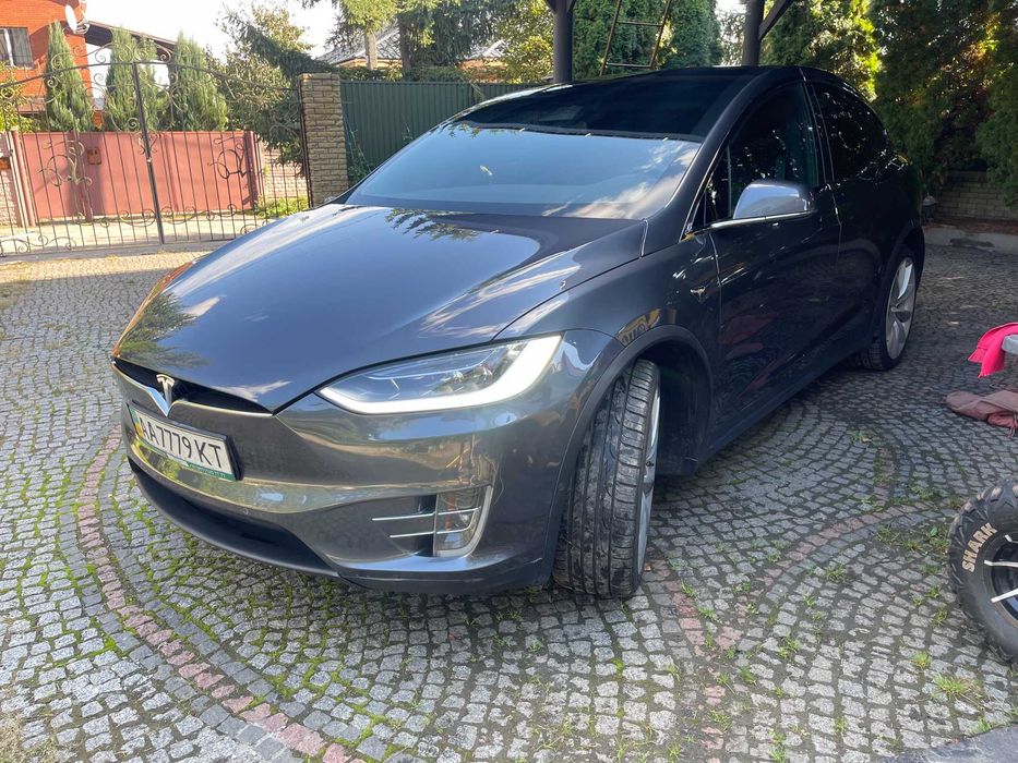 Tesla model x 2018