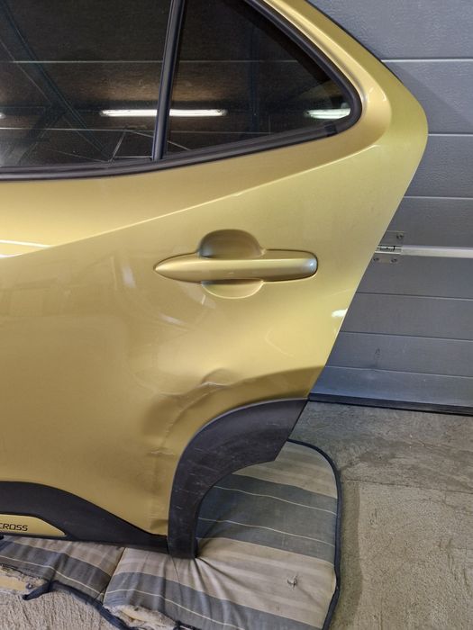 Drzwi prawy lewy tył Yaris Cross
