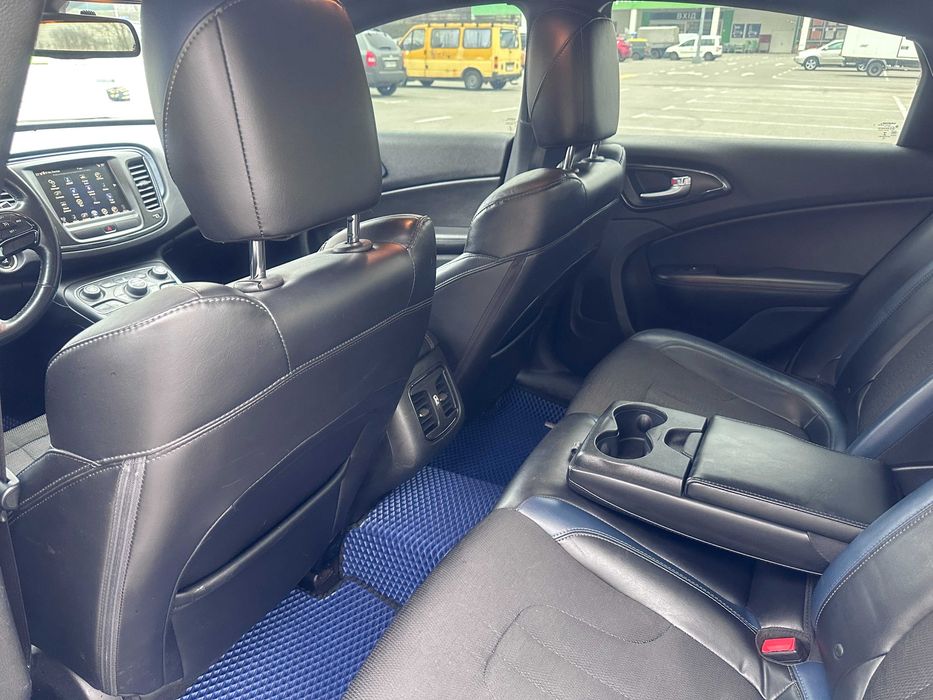 Chrysler 200S 3.6 2015 газ/бенз