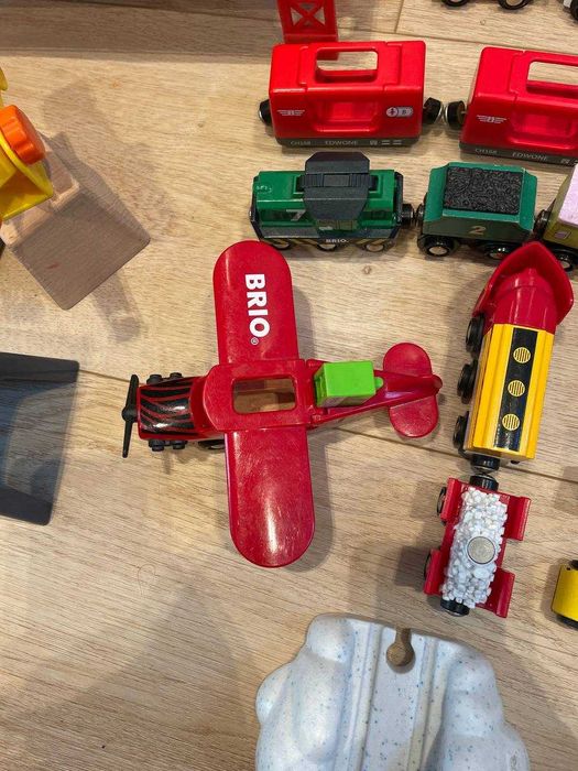 Велика деревяна залізниця BRIO / IKEA понад 100 елементів