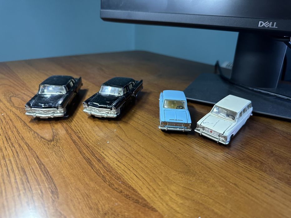 Колекція легендарних радянських моделей авто