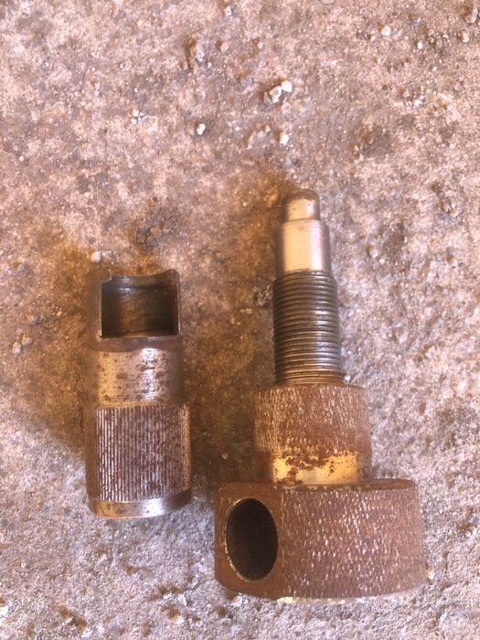 Перхідник для заправки авто метаном.