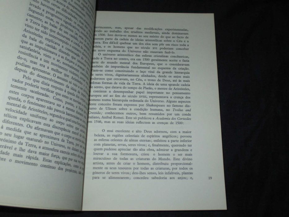 Livro A Revolução Científica nos séculos XVI e XVII