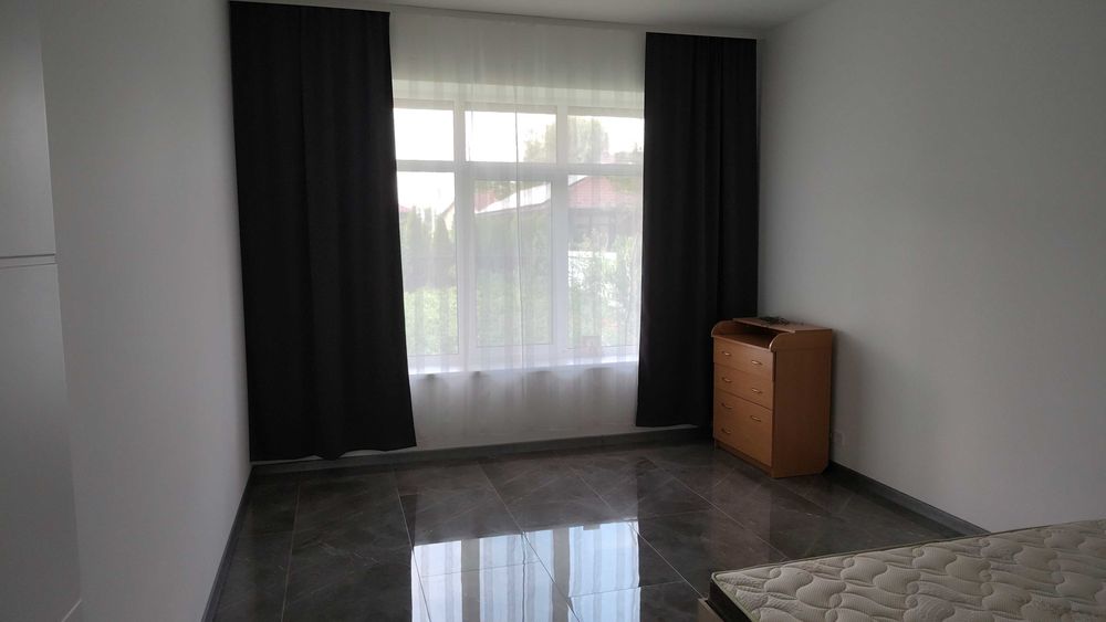 Продається сучасний будинок у котеджному містечку с. Гнідин