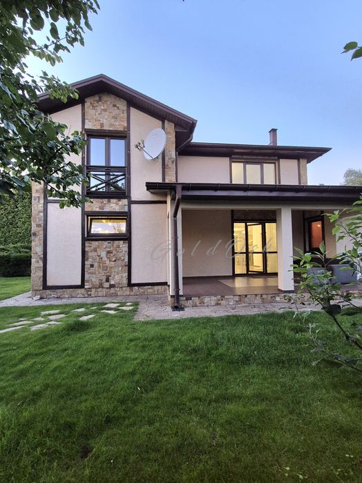 Оренда Будинку з басейном та сауною.Камін,Газ. Осокорки