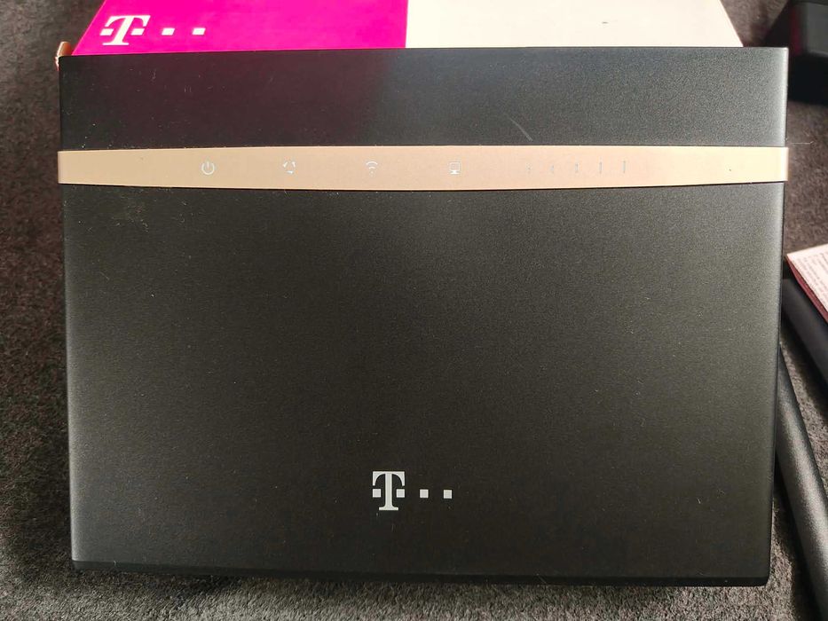 Ruter HUAWEI b525 - 23a LTE Wi-Fi na karte SIM (bez simlocka) + anteny GRATIS
