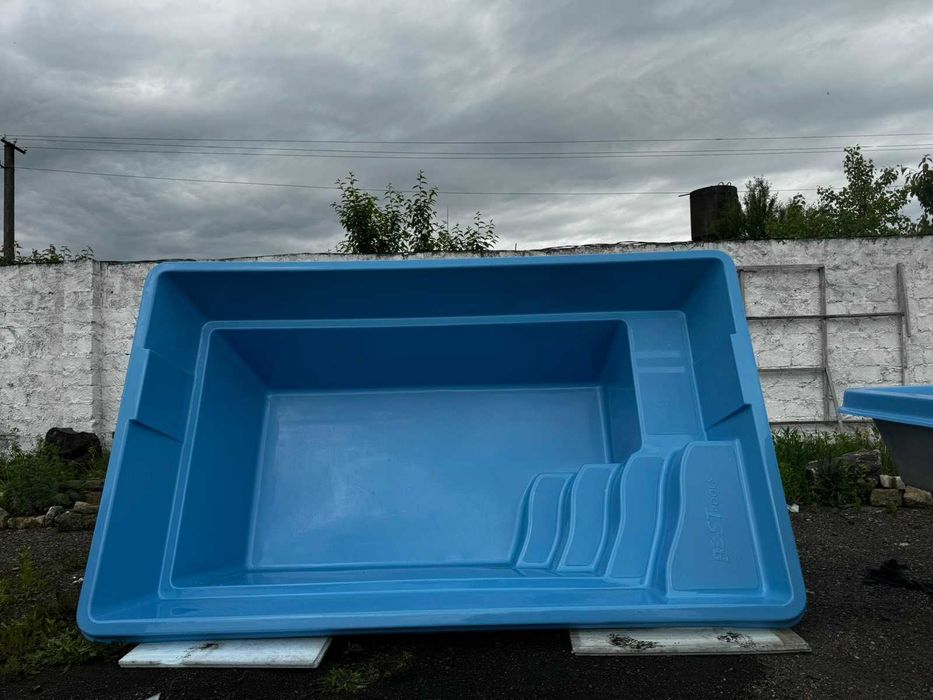 Басейн від Relax Tub з армованого склопластику. Власне виробництво.