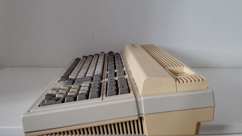 Fujitsu FM-New7 komputer
