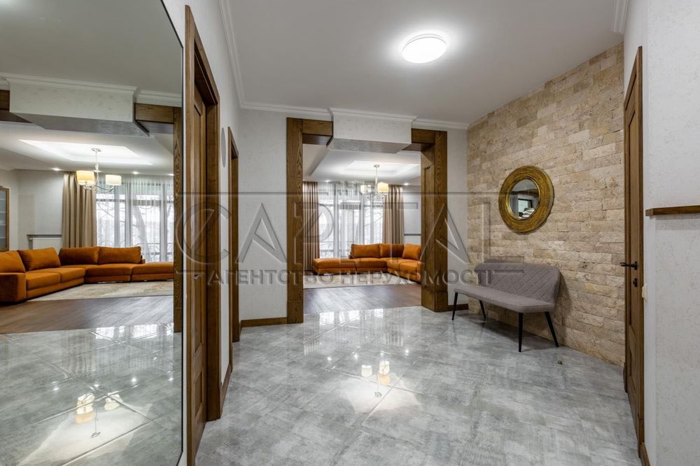 Пропонується в оренду двоповерховий затишний будинок в Гореничах 250м2