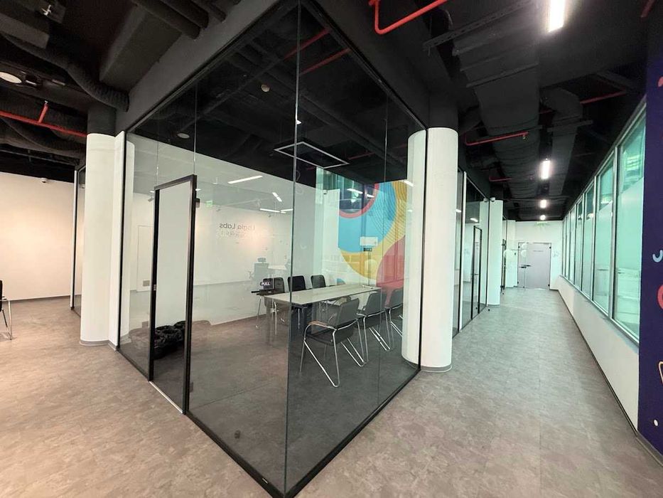 Без %! Оренда сучасного офісу з меблями в бізнес центрі (750 кв.м.)