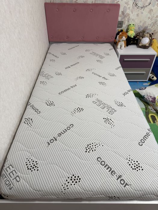 Продам ліжко односпальне 90*200.