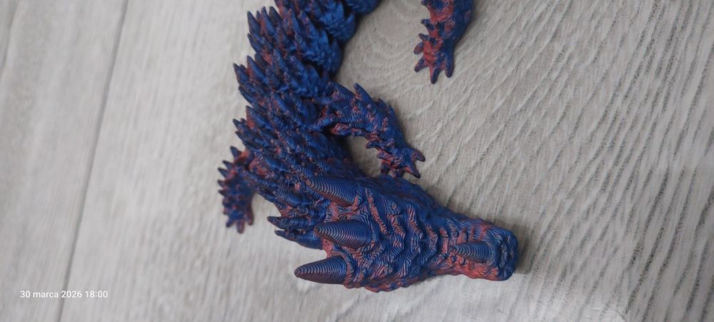 Dragon duży smok mieniący kolorami Kamil