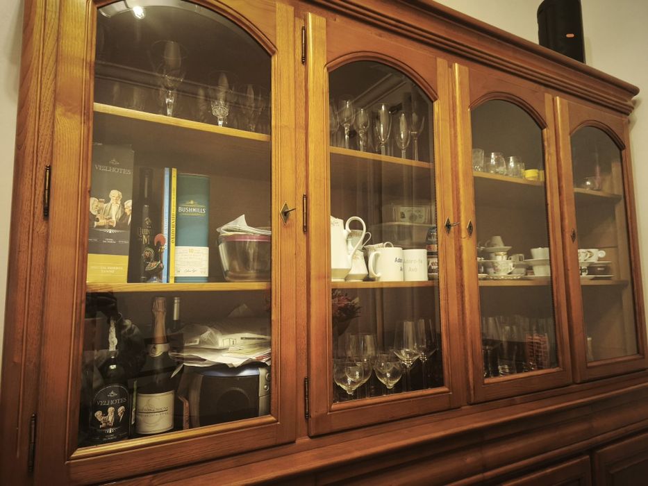 Conjunto de móveis de sala de jantar -  modelo Luís Filipe