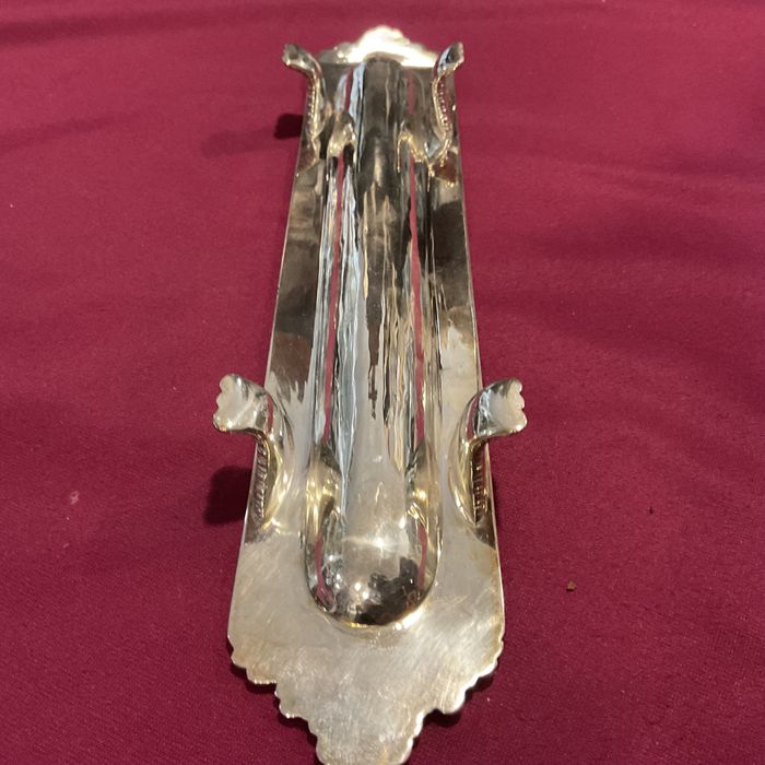 Pen tray época Edward VIII casquinha 28 cm discrição abaixo