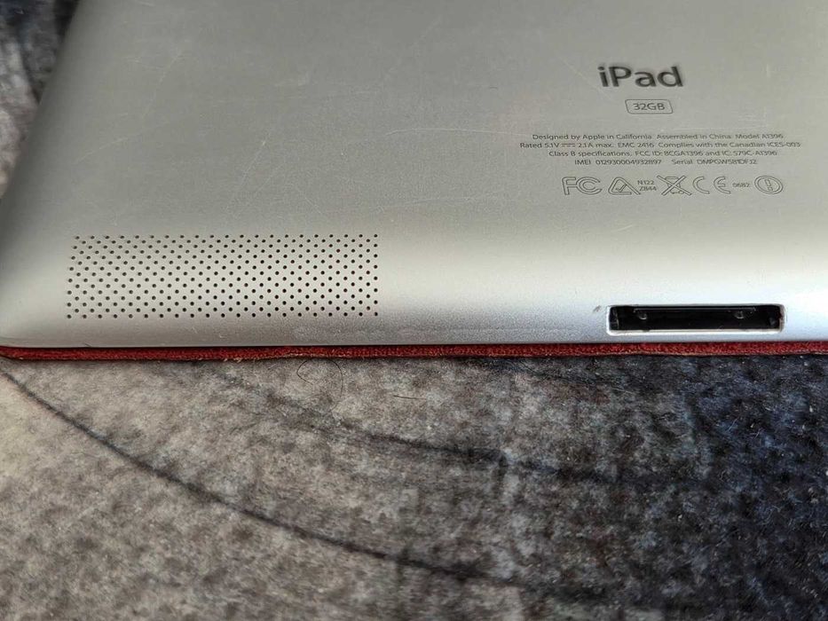 Apple iPad 2  - A1396 - 32 GB Wifi + etui + ładowarka