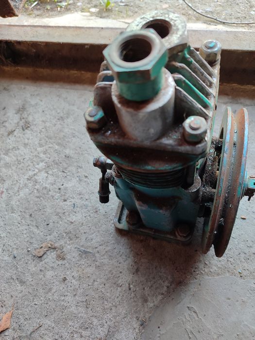 Компрессор тракторний