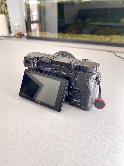 Sony A6000 + 16-50mm + 4 baterias + carregador | Excelente