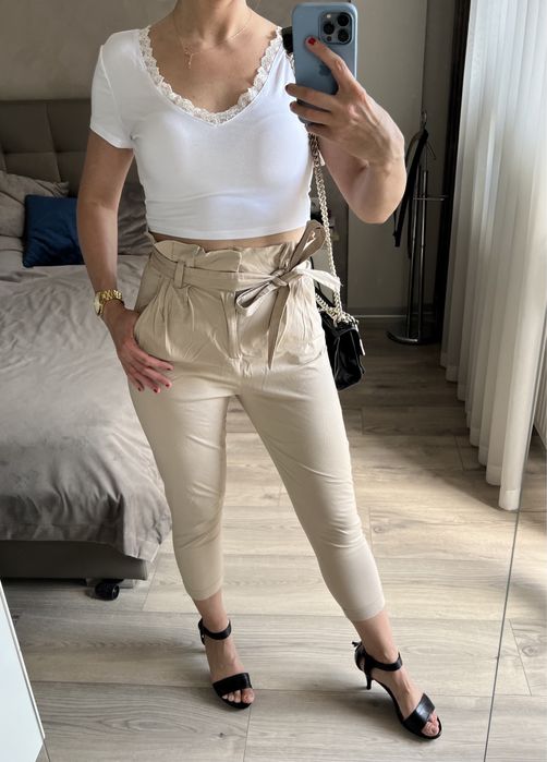 Beżowe spodnie rurki Bershka M 38