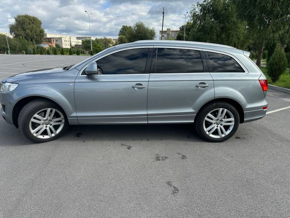 Продам  ауді  Q7