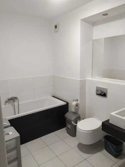 Сдам подселение в комнату в Киеве Метро Левобережная 1500 грн. месяц