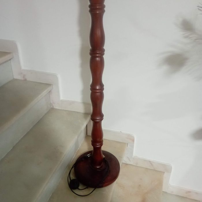 Candeeiro de pé Alto