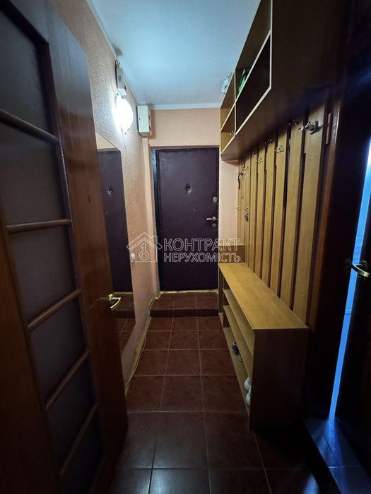 Продам 2к кв, район Трц Украина, Тракторостроителей 90б
