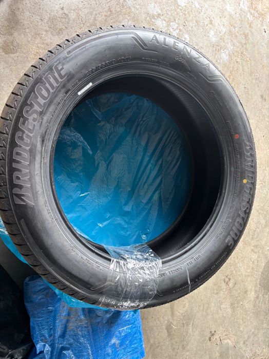 Opony 235/55/  19 Nowe