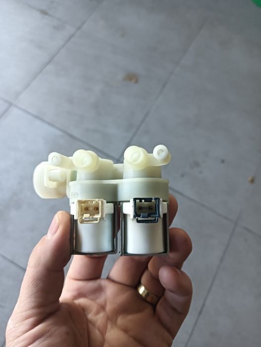 Válvula solenoide Ariston Hotpoint